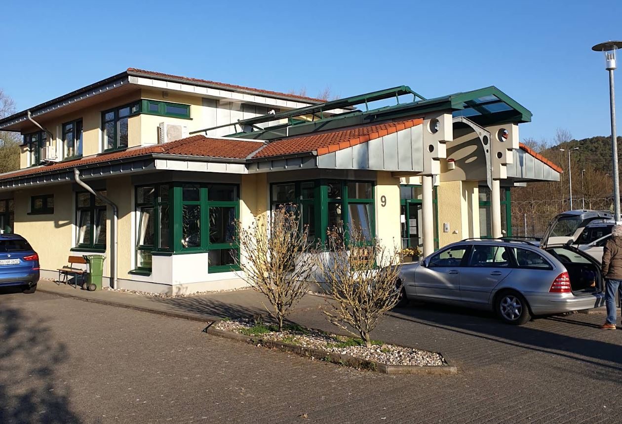Außenansicht des Tierärztezentrums Lohmar